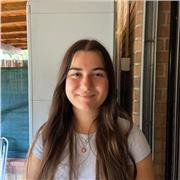 Profesora de Castellano, Catalán y Inglés. Estudiante de Arte y Diseño.